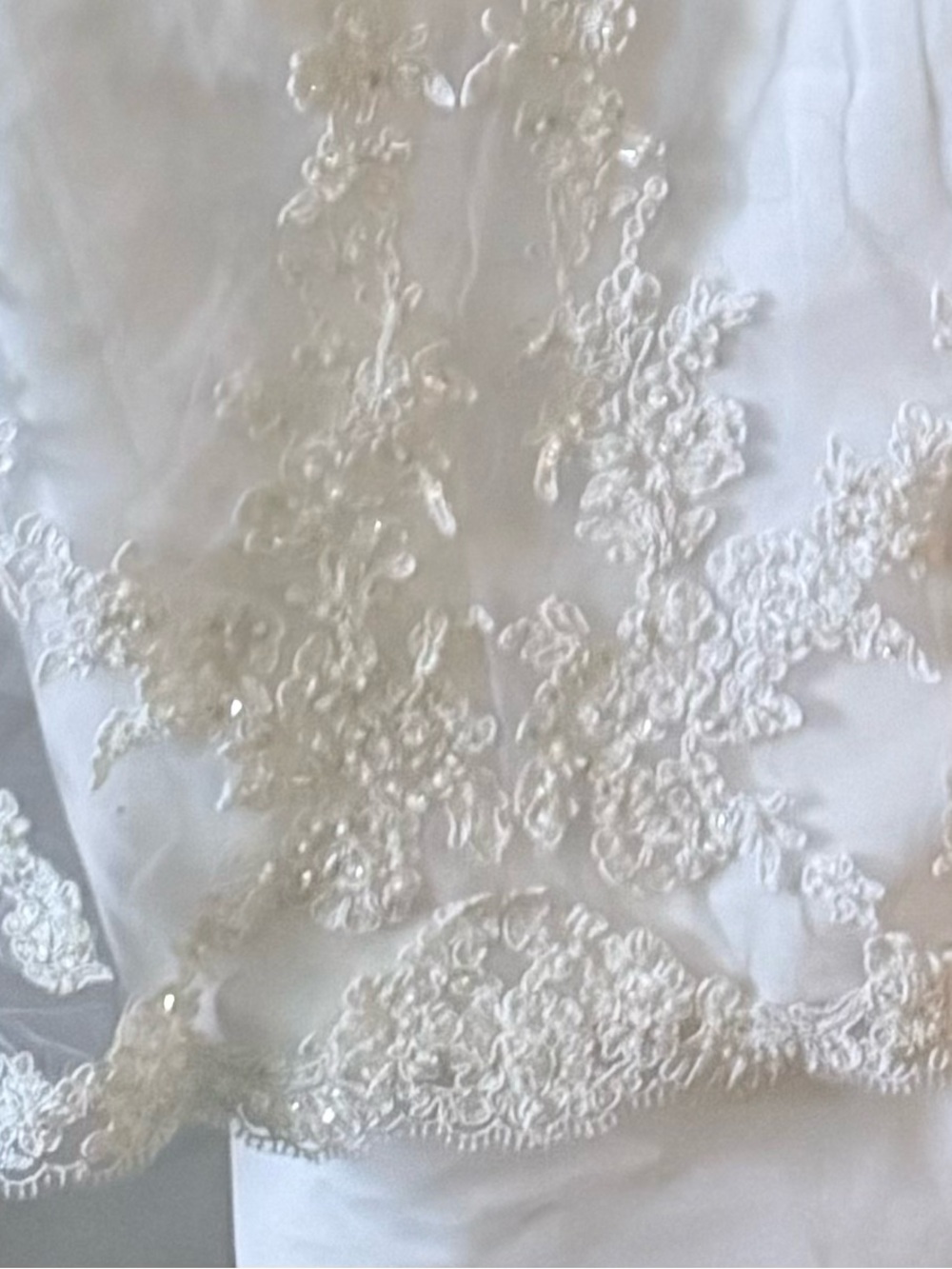 David's Bridal White Wedding Dress Label Detail - Picture 5 of 8